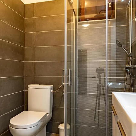 Pet Friendly In With Kitchen Nyaraló