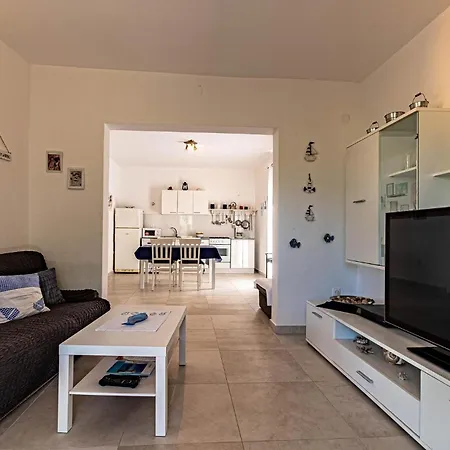 Pet Friendly In With Kitchen * Brna
