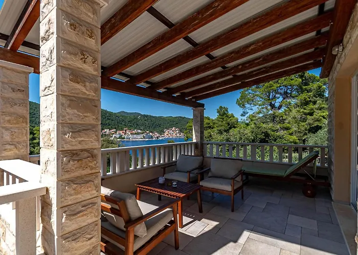 בית נופש Kosirina ברנה