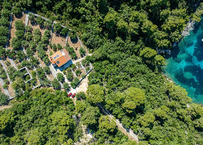 בית נופש Kosirina ברנה