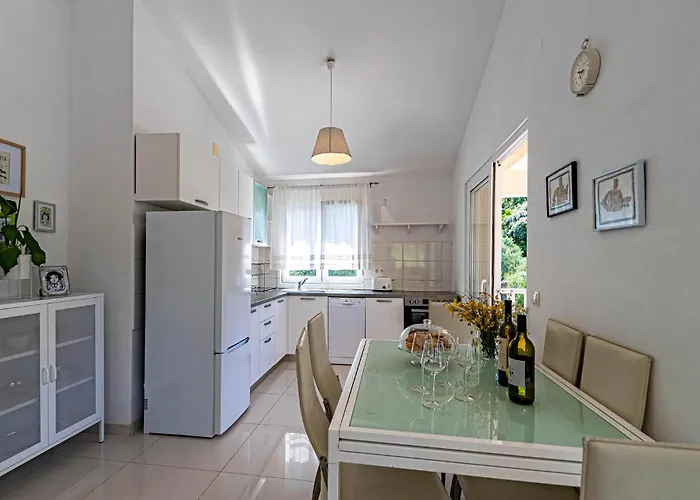 Kosirina בית נופש